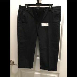Daisy Fuentes back chino capris